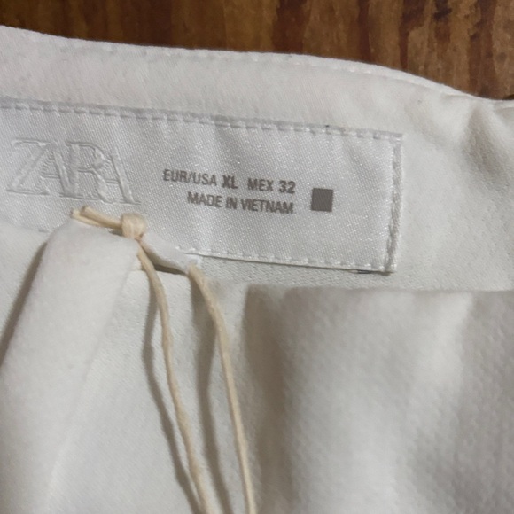 Zara Off-White Trousers - waist 17,Rise 10, inseam 32 - Picture 2 of 10